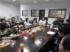 卡爾弗年終總結(jié)會(huì)議